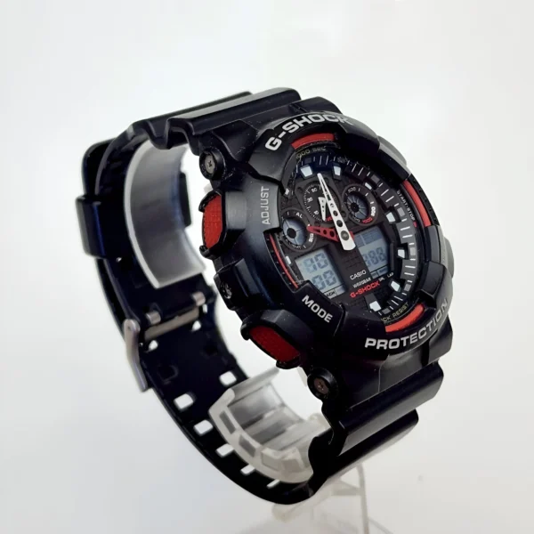 Black wristwatch 0018