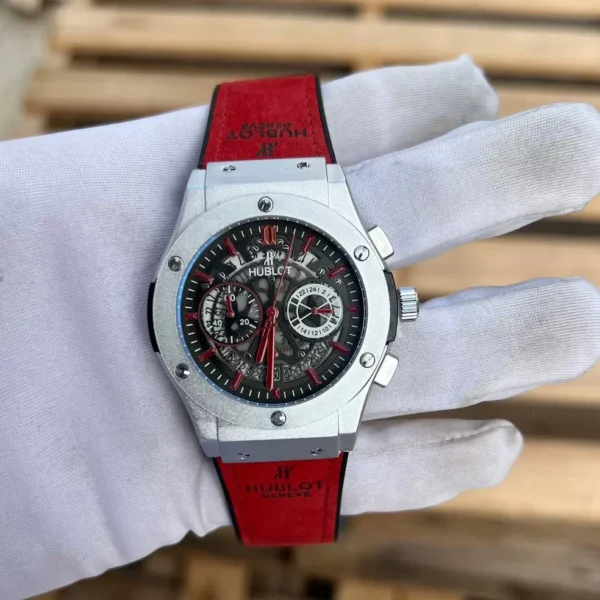 Red wristwatch 0014