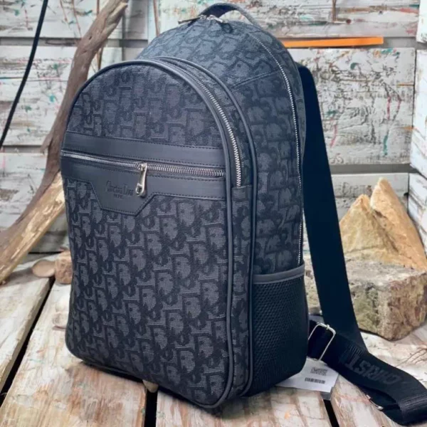 Black backpack 00017