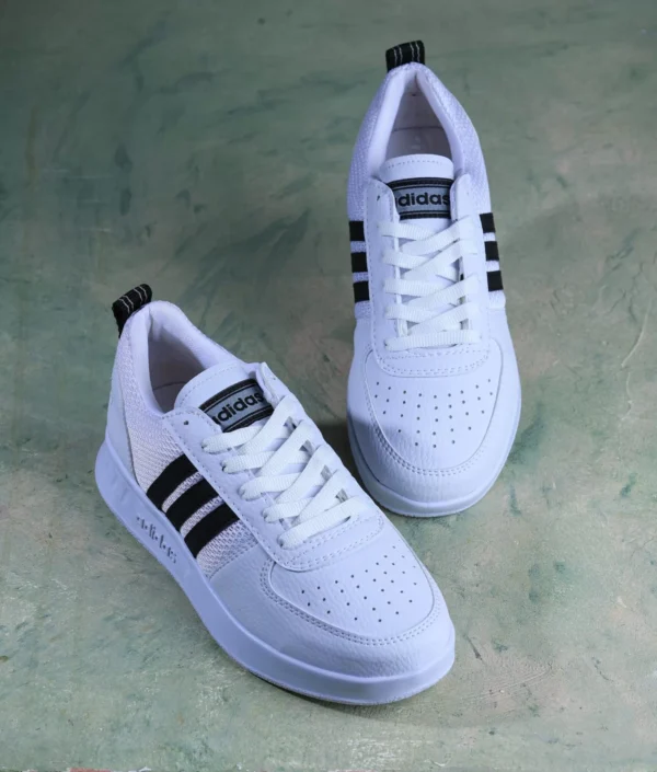 Black/white shoes 001