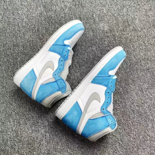 Blue shoes 003