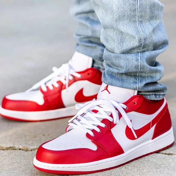 Red/white shoes 003 - Image 4