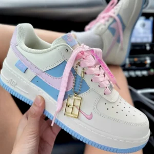White/pink/blue shoes 003