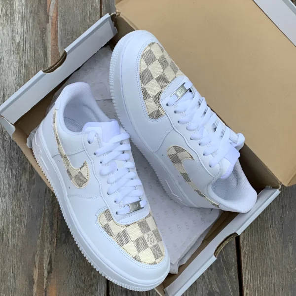 White/biege shoes 003