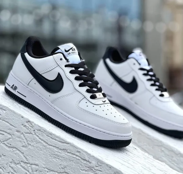 White/black shoes 7-003